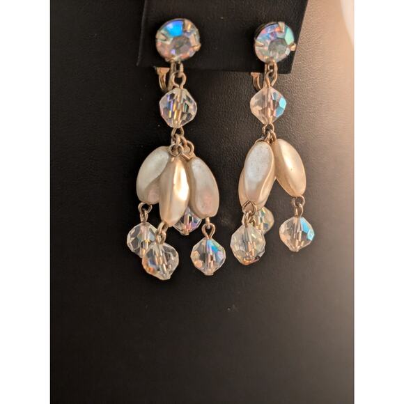 Vintage Aurora Borealis Crystal Faux Pearl Chandelier Dangle Clip On Earrings - Picture 2 of 5